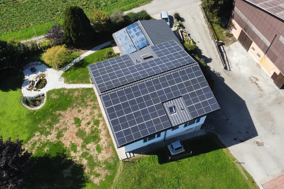 photovoltaikanlage_auf_einfamilienhaus